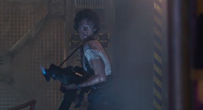 Still from Aliens (1986) that has been tagged with: spaceship interior