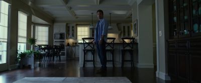 Still from Gone Girl (2014) that has been tagged with: wide shot