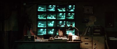 Still from Oldboy (2003) that has been tagged with: desk lamp
