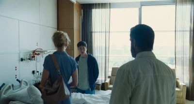 Still from The Killing of a Sacred Deer (2017) that has been tagged with: three-shot