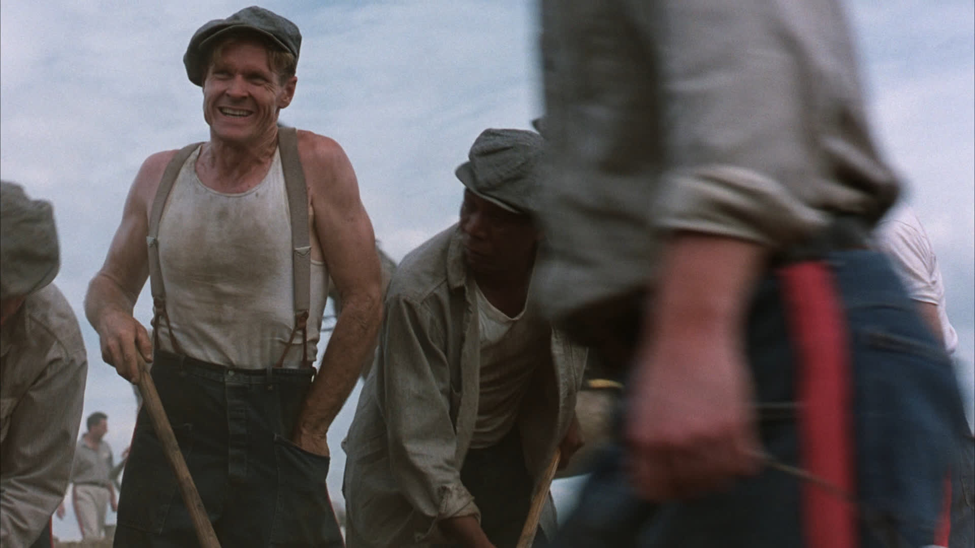 Working In The Shawshank Redemption Stills And Screengrabs