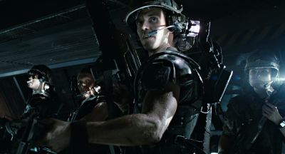 Still from Aliens (1986) that has been tagged with: helmet & spaceship interior