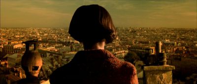 Still from Amelie (2001) that has been tagged with: city