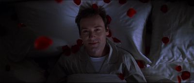 Still from American Beauty (1999) that has been tagged with: overhead & bed