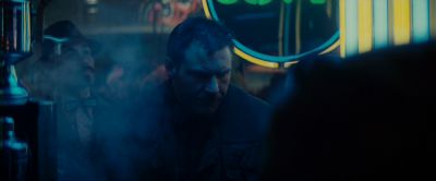 Still from Blade Runner (1982) that has been tagged with: 008a8a