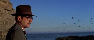 Still from Chinatown (1974) that has been tagged with: horizon & profile shot