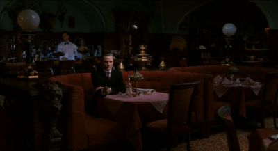 Still from Eastern Promises (2007) that has been tagged with: restaurant & bar