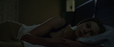 Still from Gone Girl (2014) that has been tagged with: laying down & bed