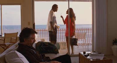 Still from Jackie Brown (1997) that has been tagged with: three-shot & ocean