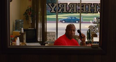 Still from Jackie Brown (1997) that has been tagged with: phone & window