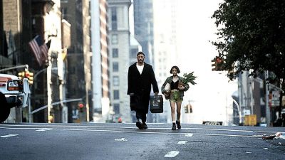 Still from Leon: The Professional (1994) that has been tagged with: city