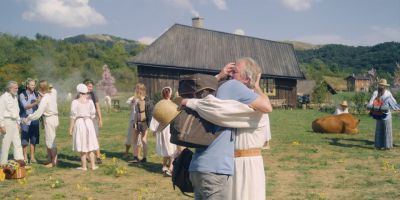 Still from Midsommar (2019) that has been tagged with: e5b738