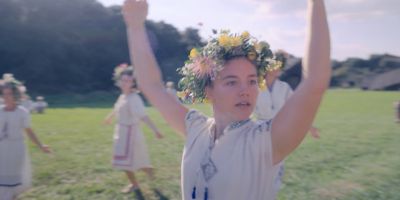 Still from Midsommar (2019) that has been tagged with: dancing & medium shot