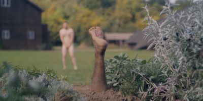 Still from Midsommar (2019) that has been tagged with: foot