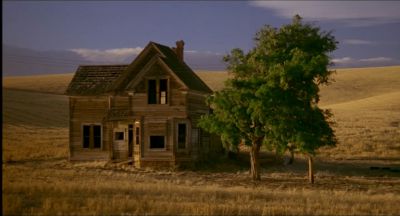 Still from My Own Private Idaho (1991) that has been tagged with: abandoned house