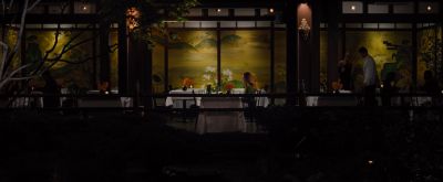 Still from Nocturnal Animals (2016) that has been tagged with: restaurant & exterior & server