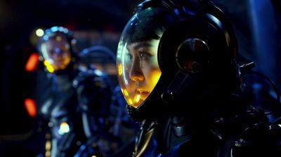 Still from Pacific Rim (2013) that has been tagged with: helmet & two-shot
