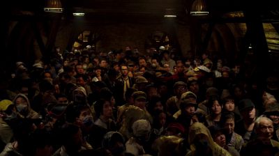 Still from Pacific Rim (2013) that has been tagged with: crowd & wide shot