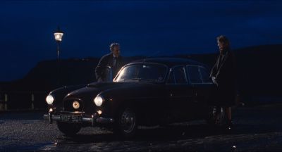 Still from Phantom Thread (2017) that has been tagged with: street light