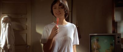 Still from Pulp Fiction (1994) that has been tagged with: tv & toothbrush