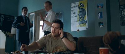 Still from Shaun Of The Dead (2004) that has been tagged with: phone & medium wide