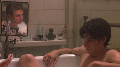Still from The Dreamers (2003) that has been tagged with: bathroom