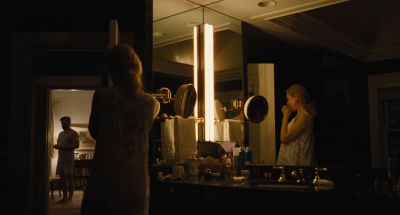 Still from The Killing of a Sacred Deer (2017) that has been tagged with: over-the-shoulder & bathroom