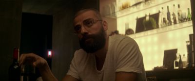Still from Ex Machina (2014) that has been tagged with: wine & drinking & clean single