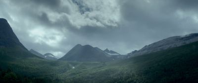 Still from Ex Machina (2014) that has been tagged with: establishing shot & mountains
