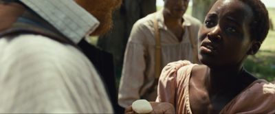 Still from 12 Years a Slave (2013) that has been tagged with: 908051 & three-shot & over-the-shoulder & exterior