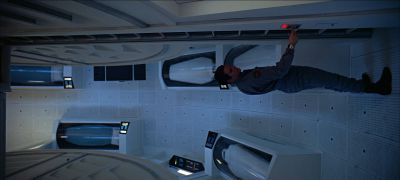 Still from 2001: A Space Odyssey (1968) that has been tagged with: 536793 & wide shot & day & interior