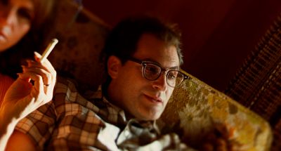 Still from A Serious Man (2009) that has been tagged with: b9410e & smoking & couch & day