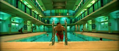 Still from Amelie (2001) that has been tagged with: swimming pool
