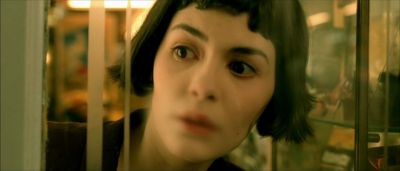 Still from Amelie (2001) that has been tagged with: 967217 & interior & day & close-up