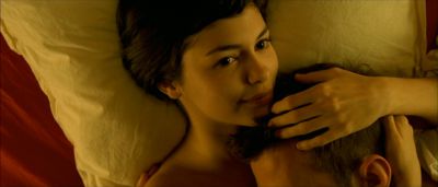 Still from Amelie (2001) that has been tagged with: close-up & interior & day & bed & hug & two-shot