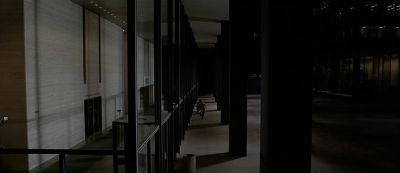 Still from American Psycho (2000) that has been tagged with: 331414 & night & establishing shot & exterior
