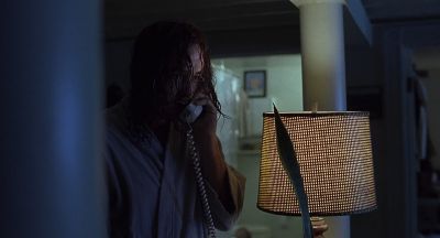 Still from Being John Malkovich (1999) that has been tagged with: practical lamp