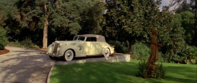 Still from Chinatown (1974) that has been tagged with: car & driveway
