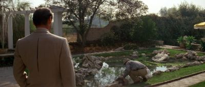 Still from Chinatown (1974) that has been tagged with: 546a2f & pond & garden