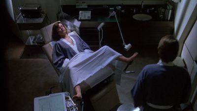 Still from Dead Ringers (1988) that has been tagged with: night & hospital & over-the-shoulder