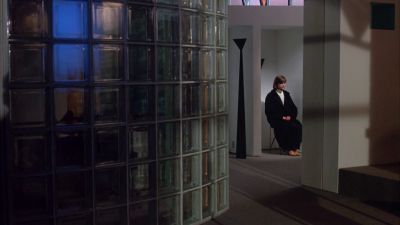 Still from Dead Ringers (1988) that has been tagged with: 536793 & day & wide shot
