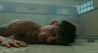 Still from Eastern Promises (2007) that has been tagged with: sauna & interior & over-the-shoulder