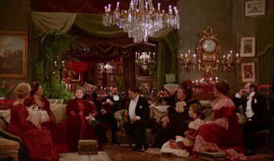 Still from Fanny and Alexander (1982) that has been tagged with: 5a2720 & group-shot & night
