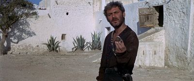 Still from For A Few Dollars More (1965) that has been tagged with: clean single & watch & medium shot