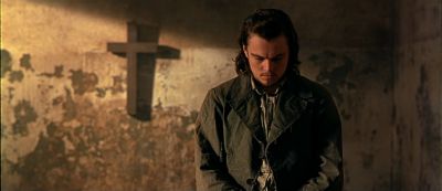 Still from Gangs of New York (2002) that has been tagged with: cross