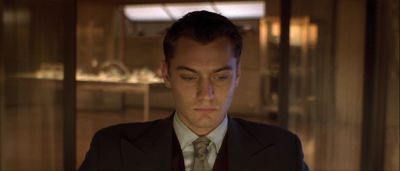 Still from Gattaca (1997) that has been tagged with: a67a59 & medium close-up & clean single & day