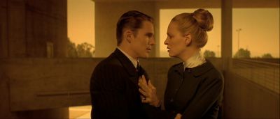 Still from Gattaca (1997) that has been tagged with: two-shot & day