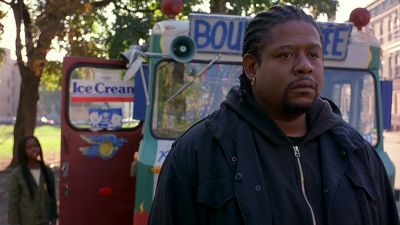 Still from Ghost Dog: The Way of the Samurai (1999) that has been tagged with: clean single & ice cream truck & day