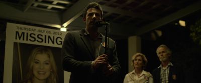 Still from Gone Girl (2014) that has been tagged with: microphone