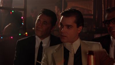 Still from GoodFellas (1990) that has been tagged with: 80ffd5